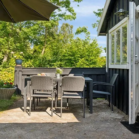 Aria - 1km From The Sea By Interhome